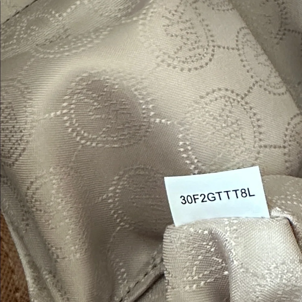 Michael Kors Jetset Saffiano Leather Tote Handbag Tan Brown Chic Travel Neutral